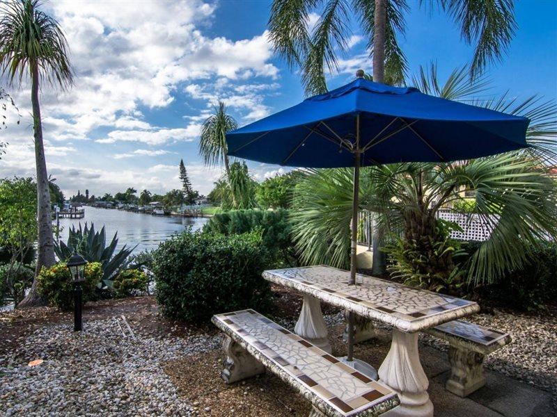 Oyo Waterfront Hotel- Cape Coral Fort Myers, Fl Exterior photo