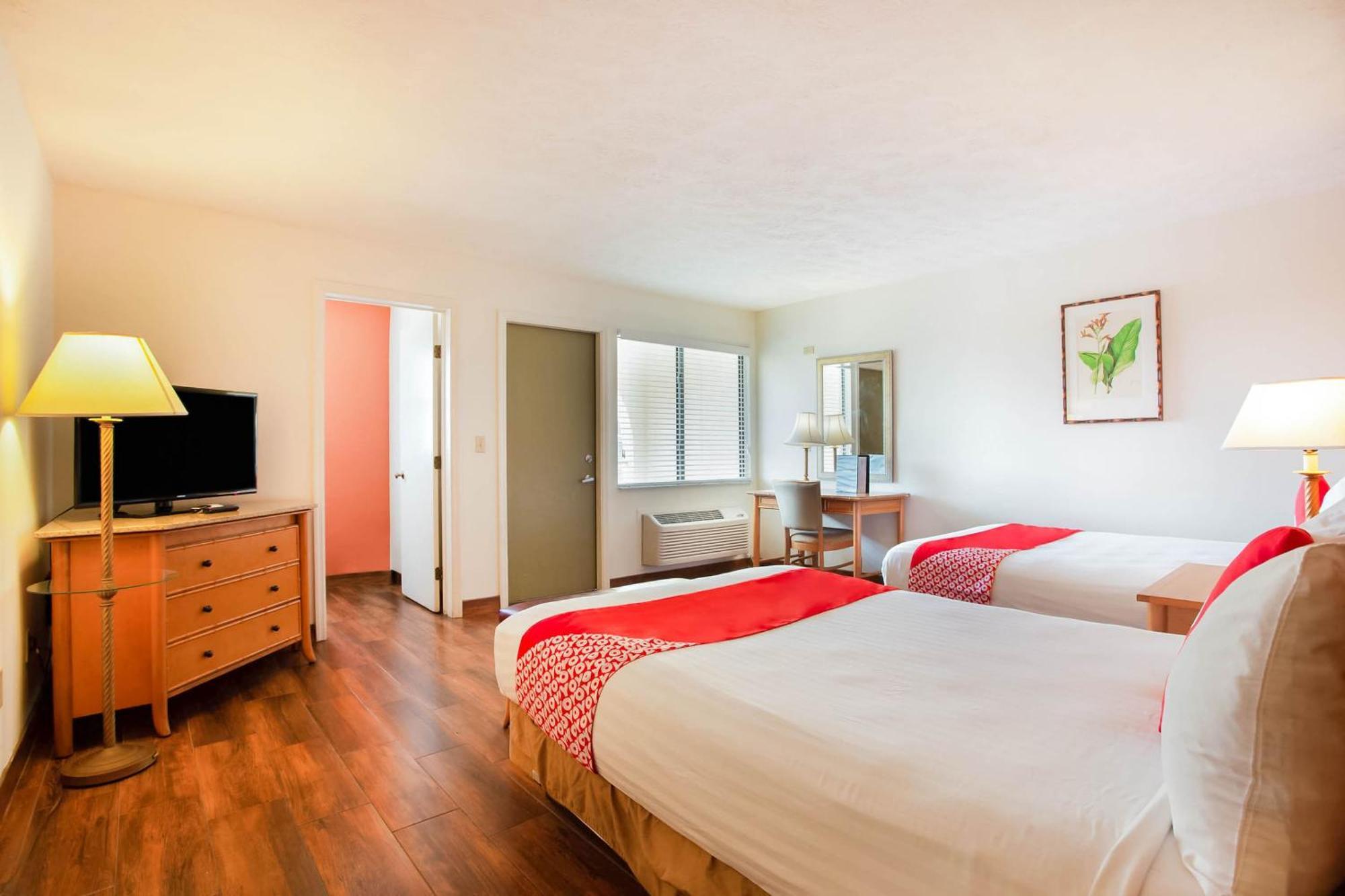 Oyo Waterfront Hotel- Cape Coral Fort Myers, Fl Exterior photo