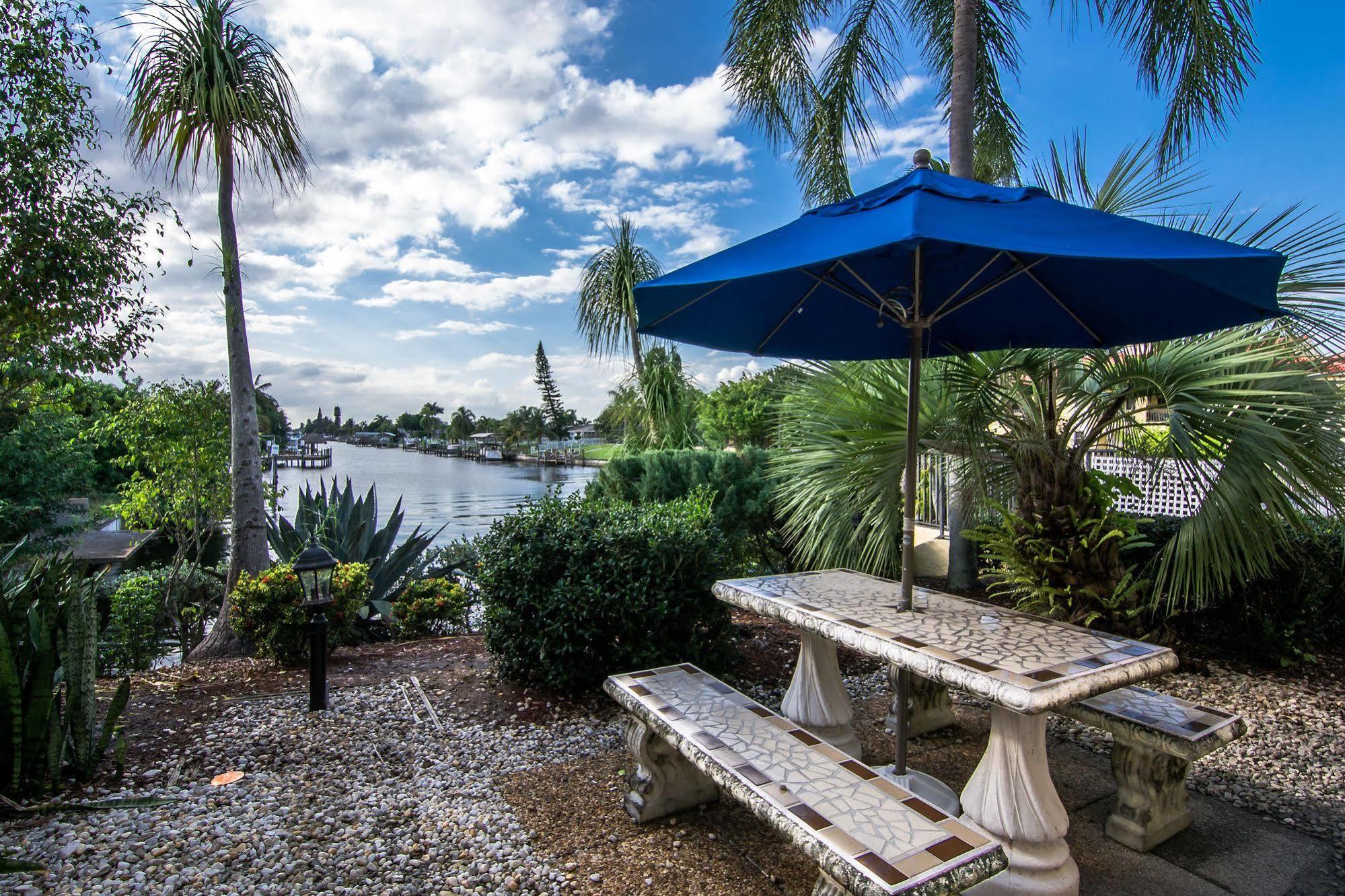 Oyo Waterfront Hotel- Cape Coral Fort Myers, Fl Exterior photo